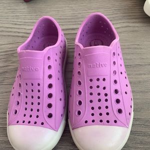 Native pink shoes